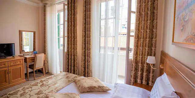 غرفة بسرير مزدوج بشرفة، Hotel Boka 1/7