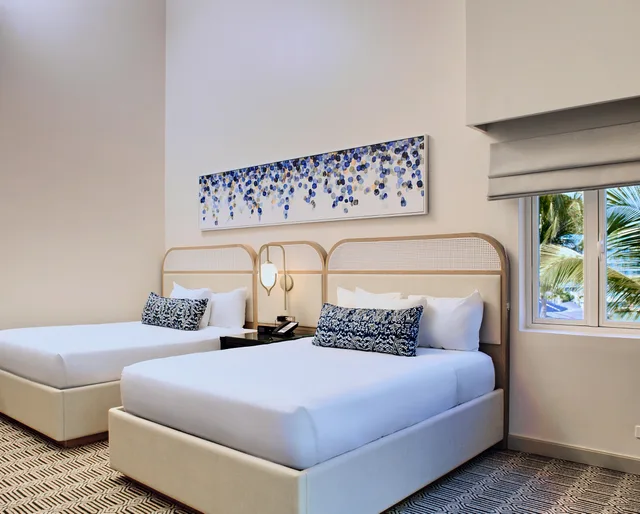 غرفة بسرير كوين بإطلالة على المرسى، El Conquistador Resort 2/5