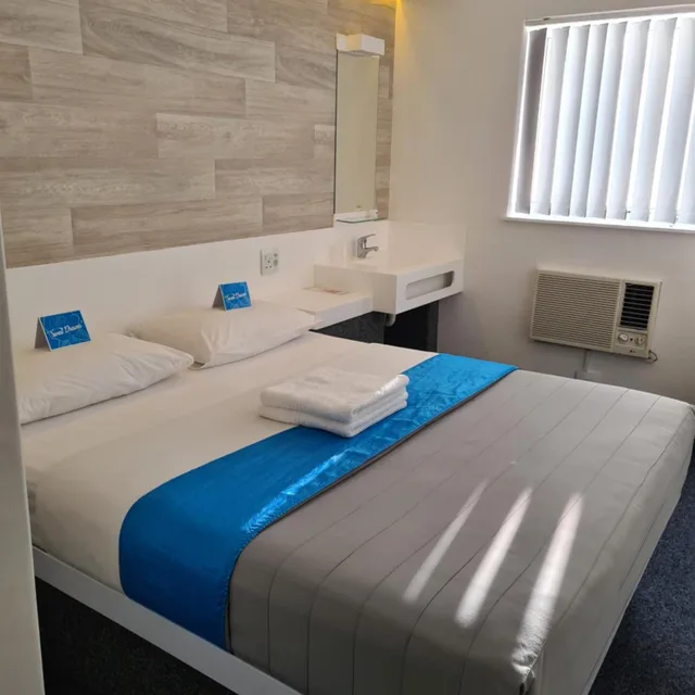 غرفة سوبيريور بسرير مزدوج، Check Inn Hotel 2/2