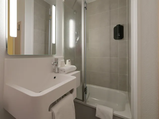 غرفة قياسية بسرير مزدوج، B&B Hotel Le Mans Nord 2 4/4