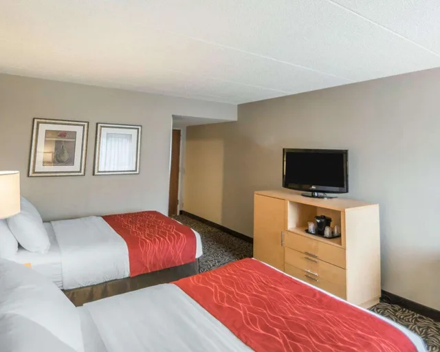 غرفة بسريرين مزدوجين، Comfort Inn Fairgrounds 2/3