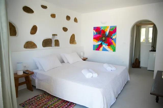 غرفة قياسية بسرير مزدوج بإطلالة على البحر، Bellou Suites 1/2