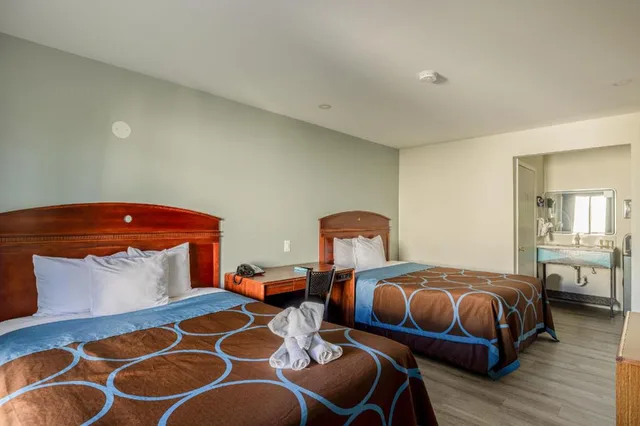 غرفة بسريرين كوين، Townhouse Barstow On Historic Route 66 CA I 15 2/7