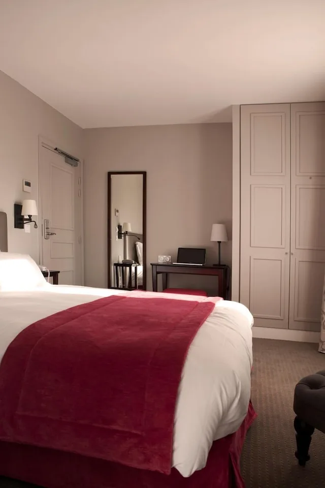 Courtyard, Superior, Double Bed, with View، Hotel Relais Saint Charles 3/7