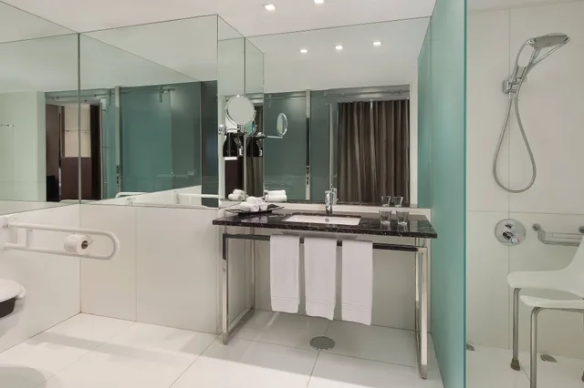 Deluxe, Twin Beds, Pool Access، SHERATON LISBOA HOTEL AND SPA 3/3