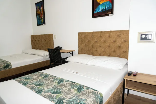Standard, Twin Beds, Hotel Central Plaza 3/5