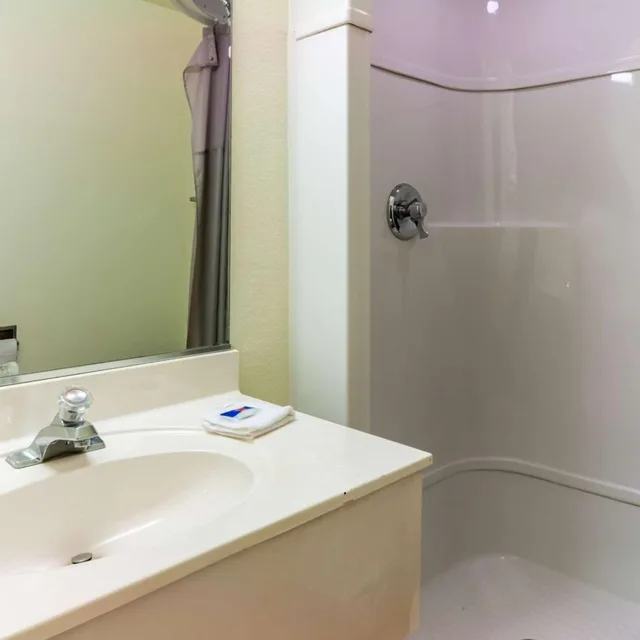 غرفة بسرير مزدوج للمدخنين، Motel6 Green River, UT 8/8