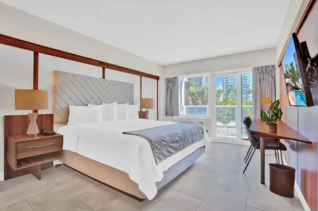 غرفة بشرفة، The Garden Hotel and Resort 3/4