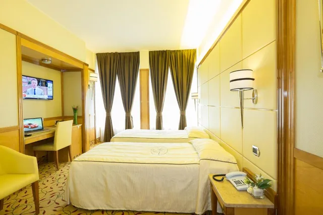 Deluxe, Queen Bed, Teco 1/1