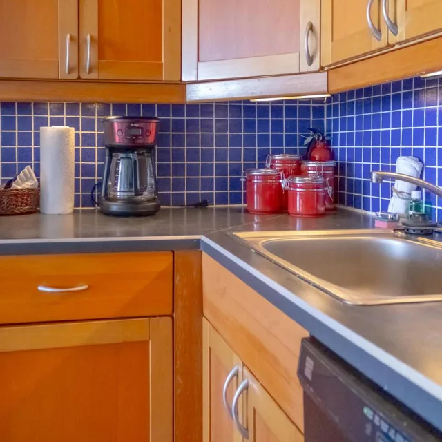 2 Bedrooms, Ocean View, 2 Bathrooms, 3 Balconies، Islander East Condominiums 2/3