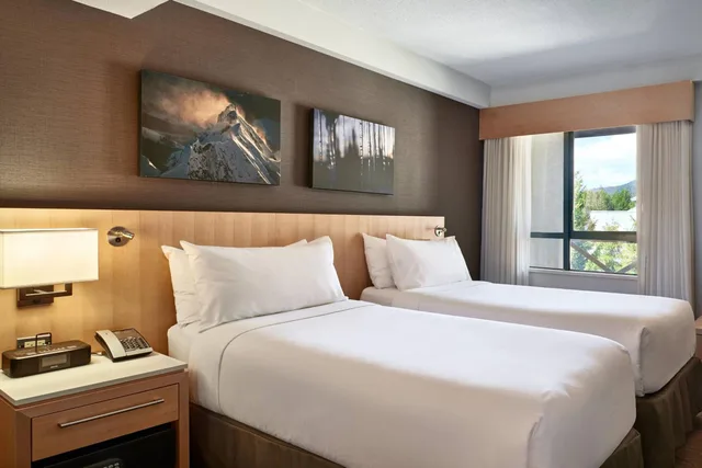 جناح بسرير كينج بشرفة بغرفتي نوم بمطبخ، Delta Whistler Village Suites 2/10