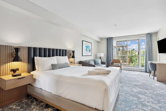 Village, Studio, Suite, Queen Bed, Sofa, Kitchenette، Village Suites Blue Mountain Resort 1/3