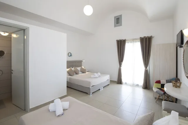 غرفة سوبيريور ثلاثية بسرير مزدوج وسرير فردي، Thira S Dolphin Hotel 6/10