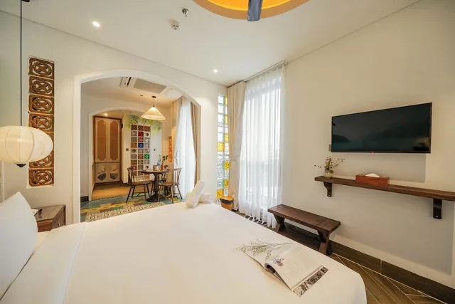 غرفة عائلية بسرير كينج وسرير فردي بشرفة، Seahorse Signature Danang Hotel by Haviland 2/3