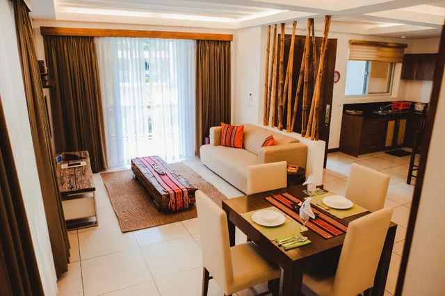غرفة بسرير كينج بإطلالة على البحر بغرفة نوم واحدة، Vida Homes Condo Resort 1/1