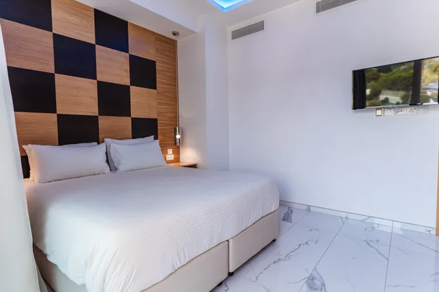 جناح تنفيذي بإطلالة على الجبل بغرفة نوم واحدة، Vrachia Hotel 1/6