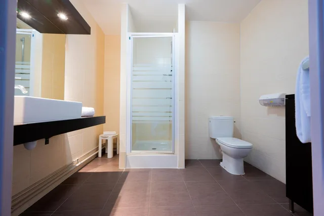 غرفة رباعية، HOTEL DES REMPARTS 6/8