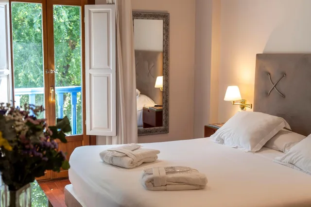 Castle, Double Bed, Mountain View، Don Juan de Austria 3/9