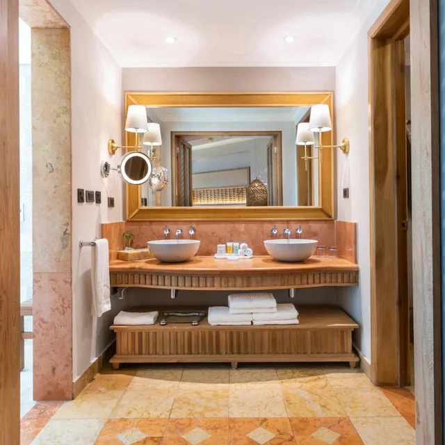 Onyx, Suite، Valentin Imperial Maya 6/7