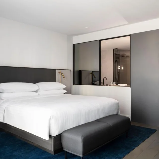 غرفة بريميوم بسرير كينج، Melbourne Marriott Hotel Docklands 4/10