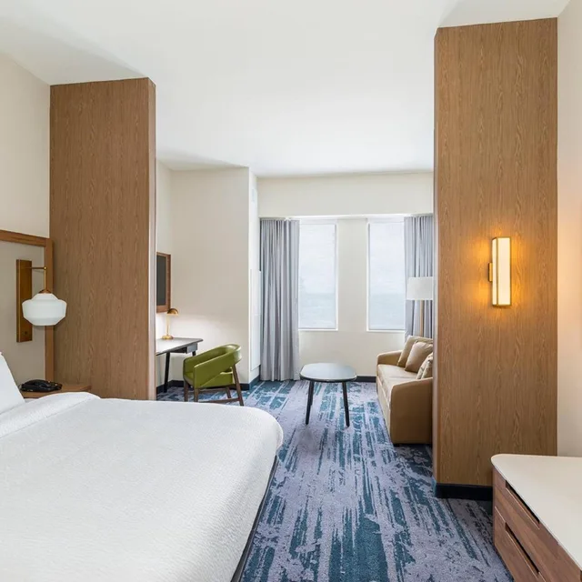 جناح كبير بسرير كينج مع أريكة، Fairfield Inn & Suites By Marriott Des Moines Downtown 2/8
