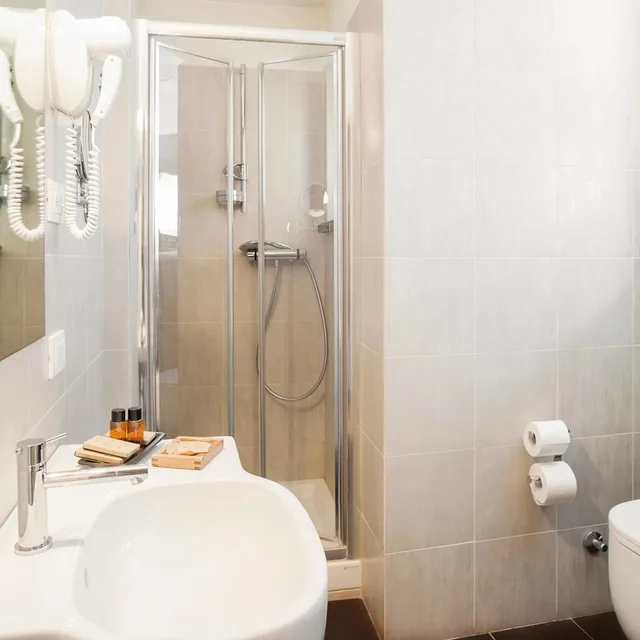 غرفة اقتصادية بسرير كوين، Hotel Hambros Il Parco 7/7