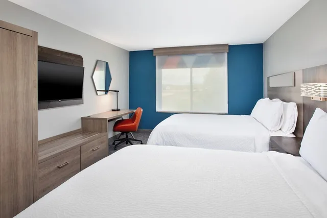 غرفة قياسية بسريرين كوين لذوي الإعاقة، Holiday Inn Express Hotel And Suites Buffalo 2/4