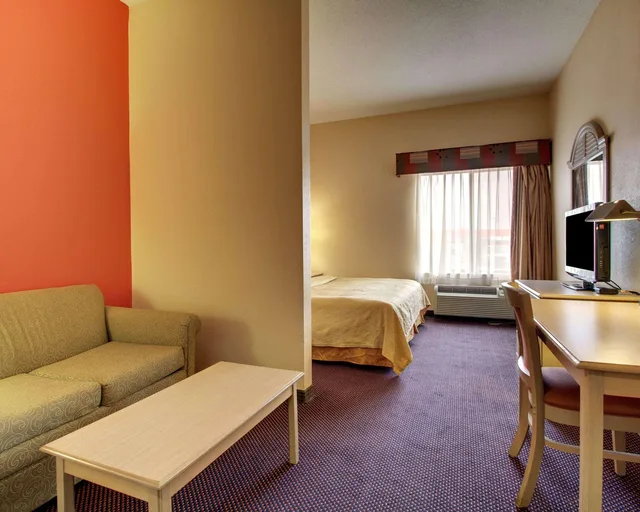 جناح بسرير كينج، Quality Inn & Suites Hattiesburg North 5/5