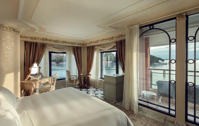 Signature, Suite, Lagoon View, Plunge Pool, Cipriani A Belmond Hotel Venice 1/2
