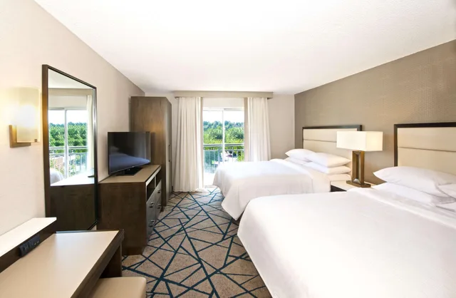 جناح بسريرين كوين بغرفتين لذوي الإعاقة، Embassy Suites by Hilton Seattle Bellevue 2/3