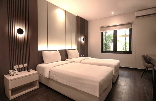 Renovated, Superior, Twin Beds، Lotus Garden Hotel 1/4