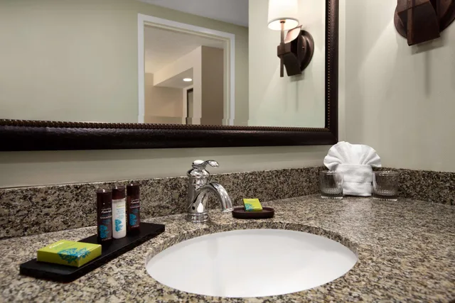 جناح بسريرين كوين بغرفتين، Embassy Suites La Quinta & Spa 2/2