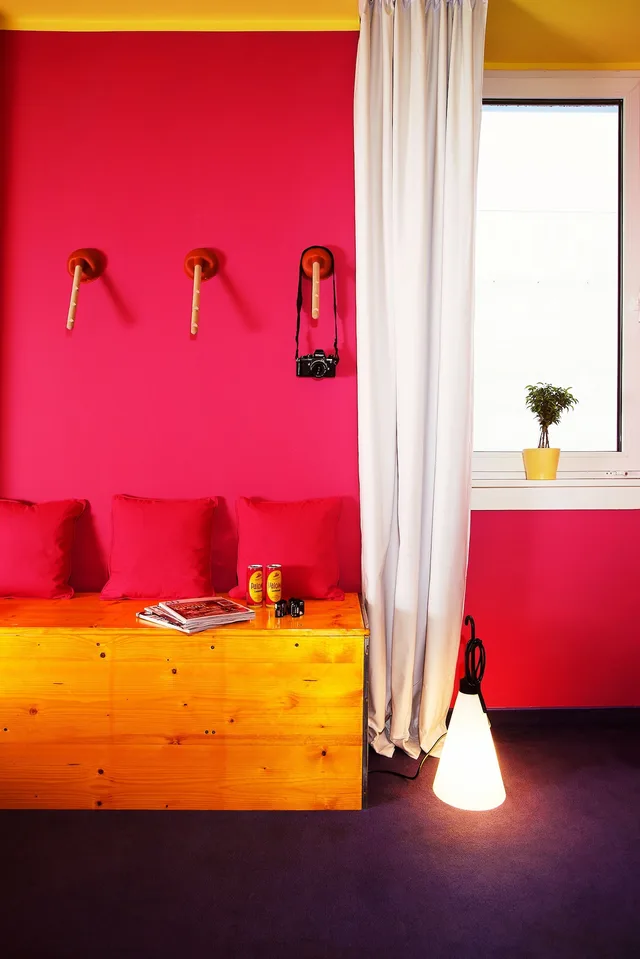 Bure, 1 Double and 4 Single Beds, Superbude St Georg 7/9