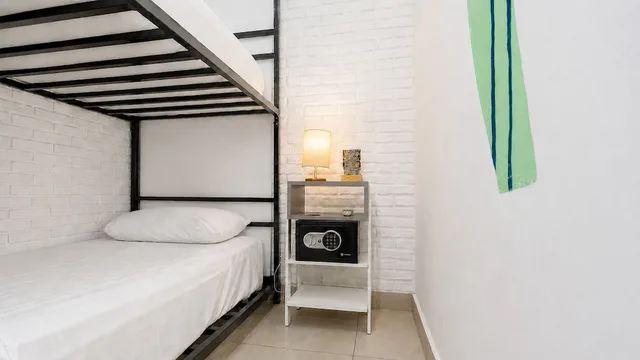 Compact, Twin Beds, Bunk Bed, Private Bathroom، Socialtel Salta Argentina 2/8