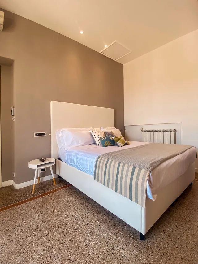 Comfort, Queen Bed, Balcony, Hotel Villa Anita 1/3