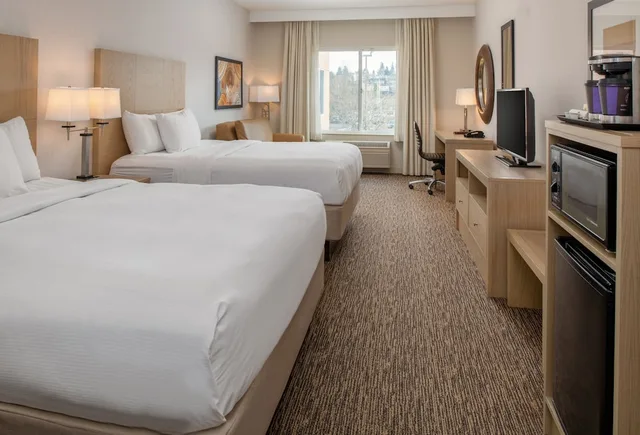 Room, 2 Queen Beds, Sofa, Accessible, DoubleTree by Hilton Olympia Downtown Capitol District 4/10