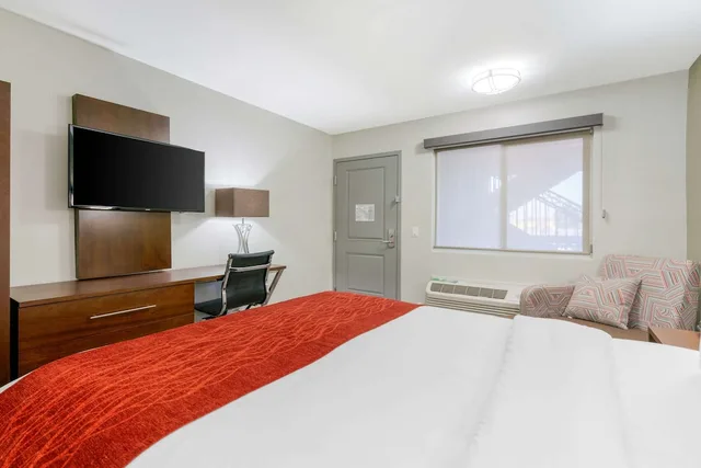 غرفة قياسية بسرير كوين، Comfort Inn Antioch - Century Plaza 1/7
