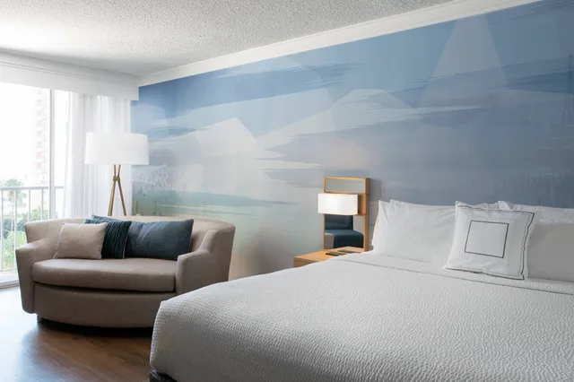 غرفة بسرير كينج، Courtyard Long Beach Downtown 2/5