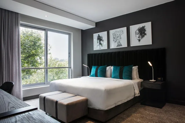 Standard, King Bed, The Capital Empire 3/10
