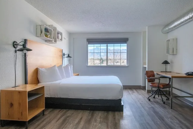 جناح بسريرين كينج بغرفتي نوم، SCP WildFree Colorado Springs, Trademark by Wyndham 1/6