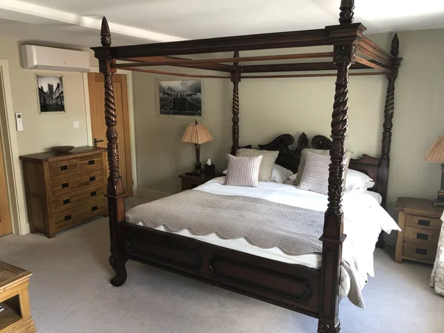 Bridal, Four Poster, Suite, King Bed، The Peppermill 1/3