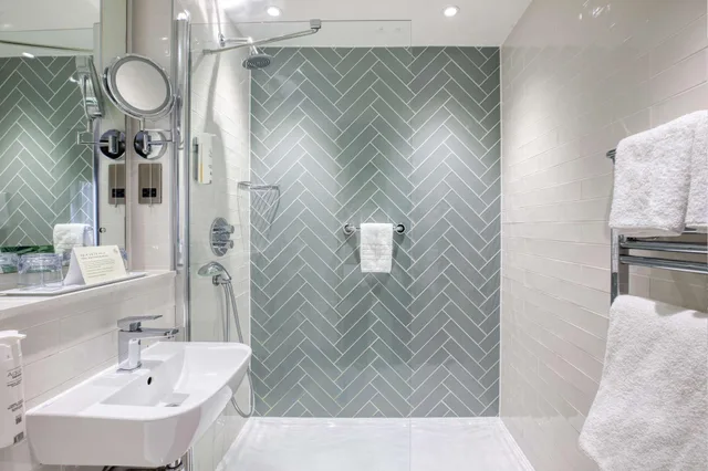 غرفة متصلة عائلية بسرير كينج، Elmbank York, Tapestry Collection by Hilton 4/5