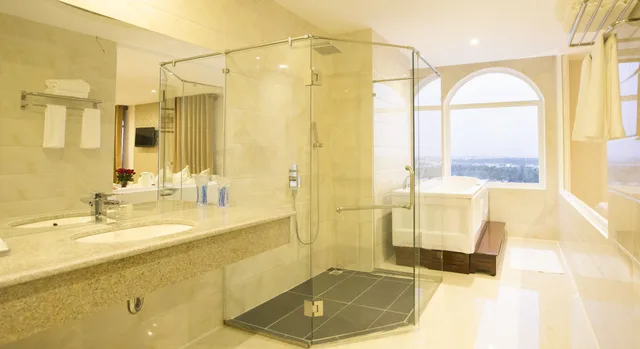 جناح جونيور بسرير كينج، West Hotel 2/2