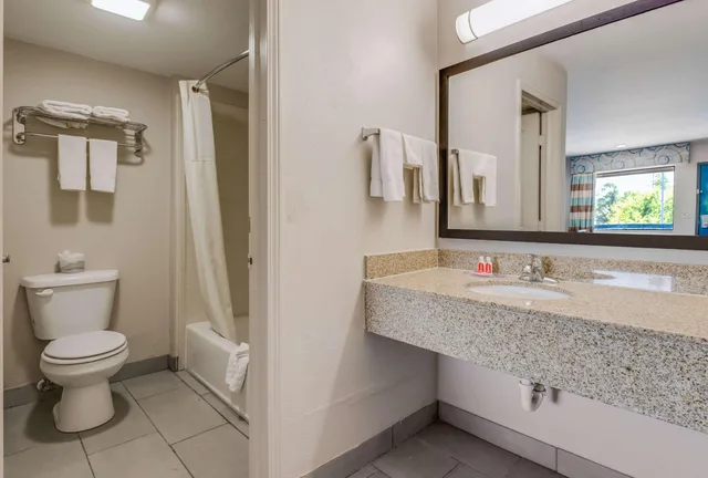 جناح بسرير كينج، Econo Lodge Inn & Suites Enid South 3/5