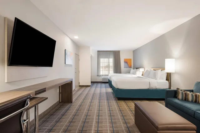 جناح بسريرين كوين مع أريكة يُسمح فيها بالحيوانات الأليفة بمطبخ صغير، MainStay Suites Gaylord 4/8