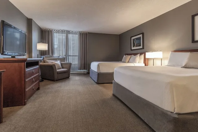 استوديو بسريرين كوين بمطبخ صغير، Hotel Faubourg Montreal 3/9