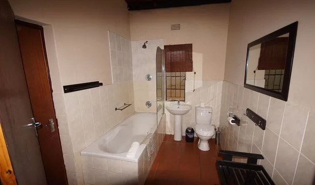 House, 3 Queen Beds، Crocodile Kruger Safari Lodge 6/6