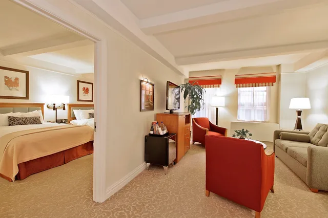 1 Bedroom, Adjoining, Elite, Space, Suite, Apartment, 2 Queen Beds, Sofa، San Carlos Hotel 3/8