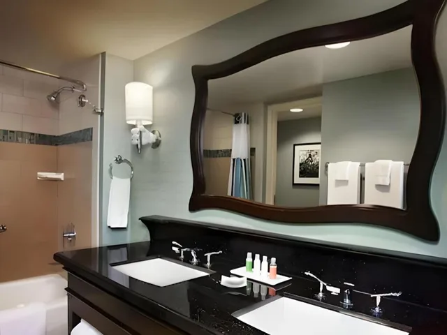 جناح عائلي بغرفة نوم واحدة مع أريكة، Disneyland Hotel 4/5
