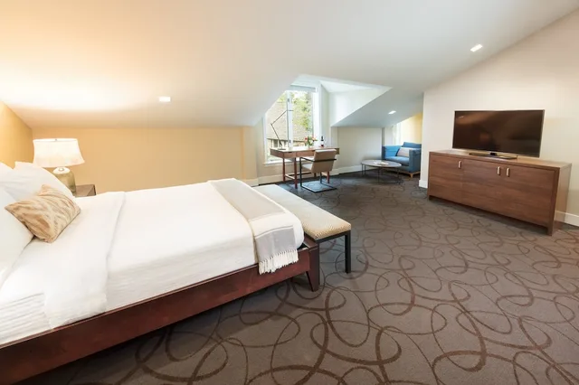Garden, Loft, Queen Bed، Harvest Inn 2/3